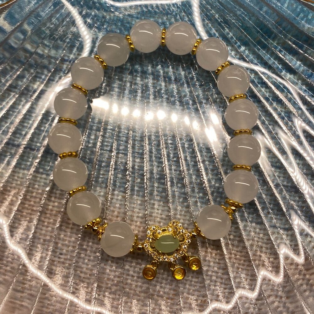 M115 Real Jade Bead Bracelet with Lucky Gold Plate Charms Dangle